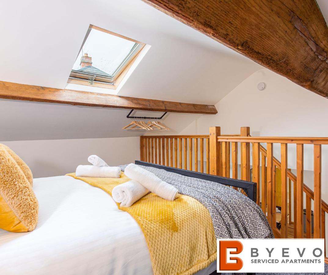 Byevo Oswestry Barn - Quirky Romantic Retreat Or Cosy Contractor Base Exterior photo